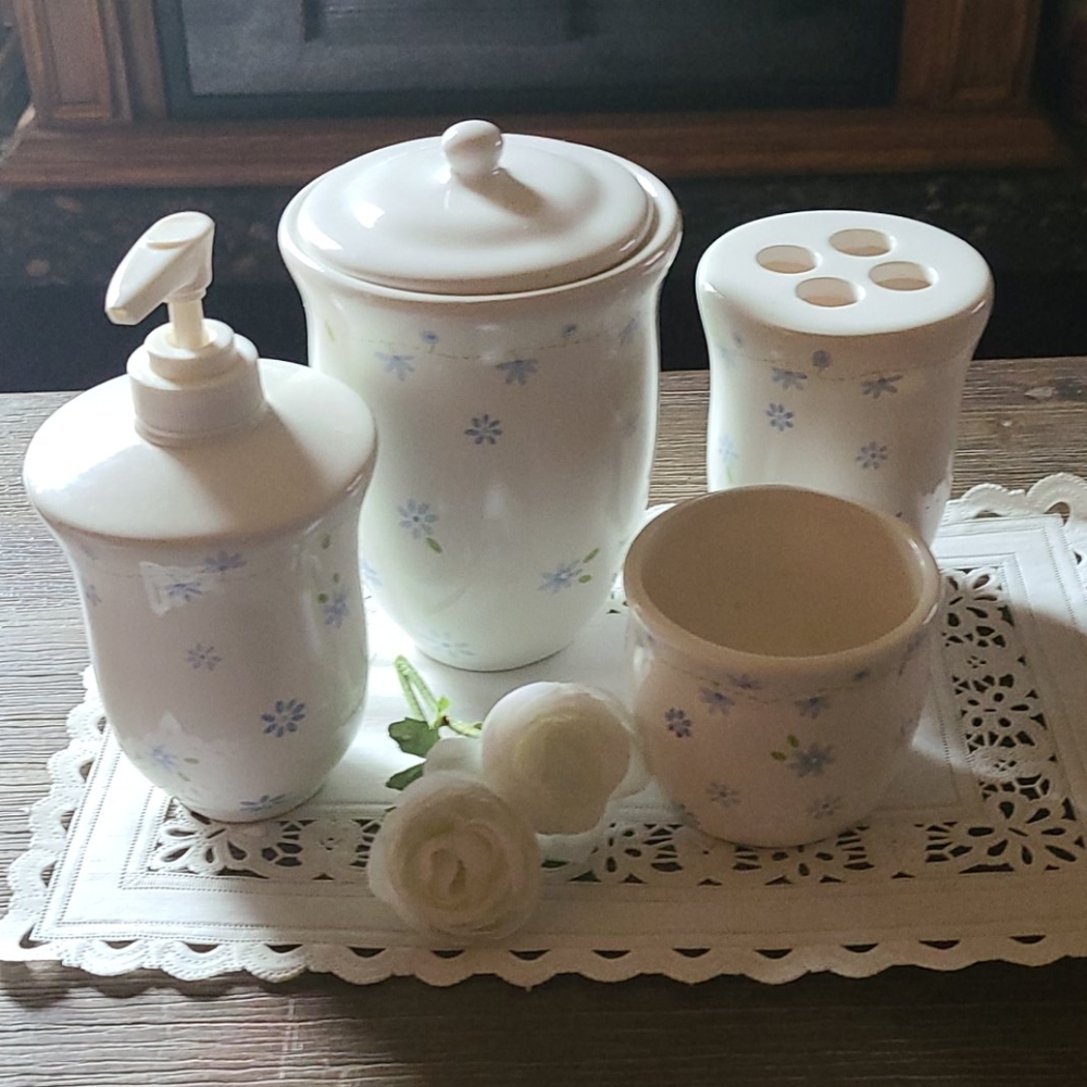 Pottery Barn Bathroom set